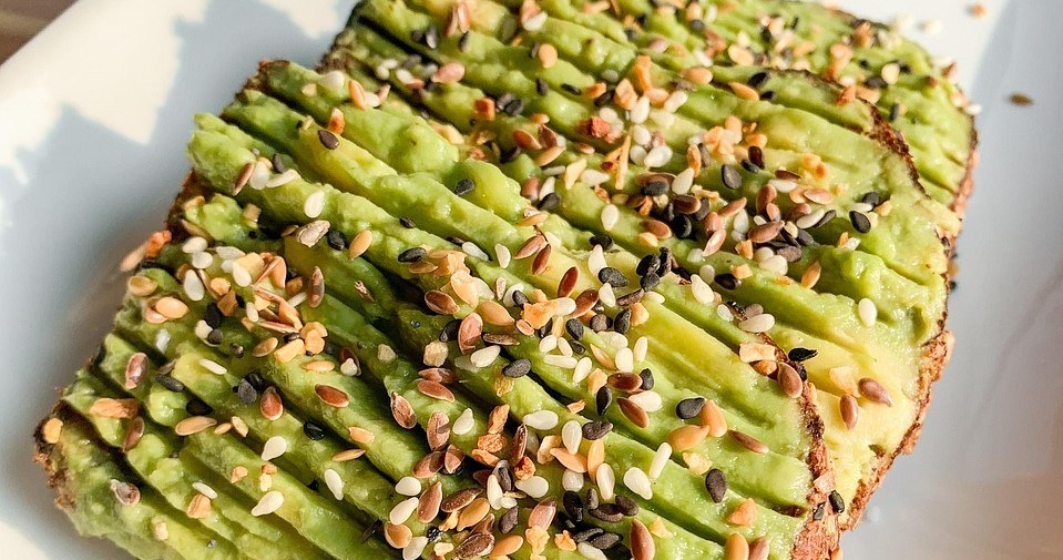 Мононенасичені жирні кислоти в авокадо служать "паливом" для кровоносної системи та підтримують здорову роботу серця /pixabay.com