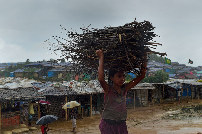 Monsun uderza w obozy Rohingya w Bangladeszu /MUNIR UZ ZAMAN /AFP