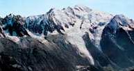 Mont Blanc, w dole Chamonix, na prawo lodowiec Bossons i Taconnaz /Encyklopedia Internautica