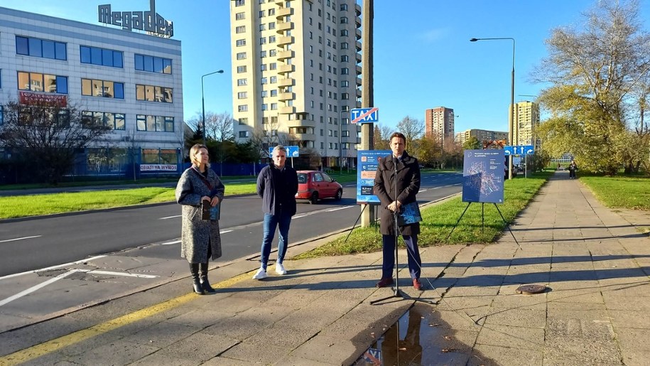 Montaż energooszczędnych żarówek pozwoli zaoszczędzić niemal 20 mln zł w ciągu roku – poinformował  prezydent Warszawy Rafał Trzaskowski. /Przemysław Mzyk /RMF MAXX