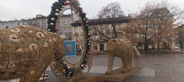 Montaż świątecznych ozdób w Krakowie /Agata Guz /RMF FM