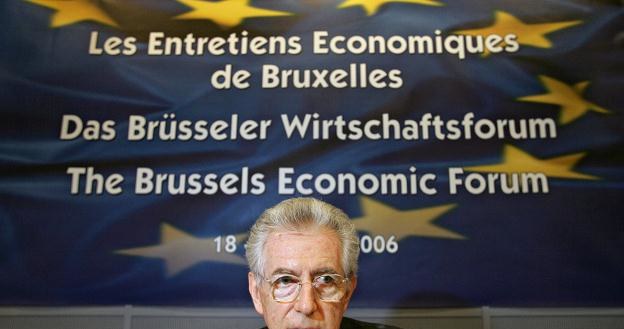 Monti, cieszy się sympatią i uznaniem w Unii Europejskiej /AFP
