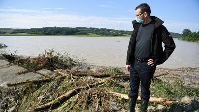 Morawiecki: Kolejne opady mogą doprowadzić znowu do podtopień