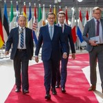 Morawiecki o polityce klimatycznej UE: Tak, jakby najbogatsi podnieśli ceny na kolei - a sami latają