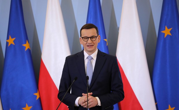 Morawiecki: Obniżymy VAT na żywność i paliwo. Rząd przyjął tarczę antyinflacyjną 2.0