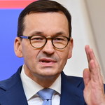 Morawiecki publikuje mema: Wstawaj samuraju, mamy budżet unijny do wydania