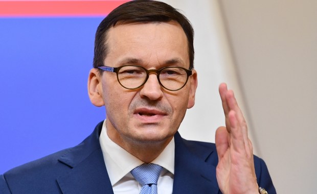 Morawiecki publikuje mema: Wstawaj samuraju, mamy budżet unijny do wydania