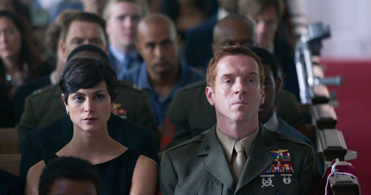 Morena Baccarin i Damien Lewis w serialu "Homeland" /Everett Collection /East News