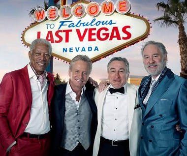 Morgan Freeman, Michael Douglas, Robert De Niro i Kevin Kline w scenie z filmu "Last Vegas"