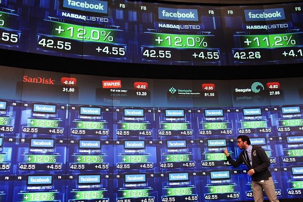 Morgan Stanley wypłaci wyrównania za nieudany debiut Facebooka /AFP