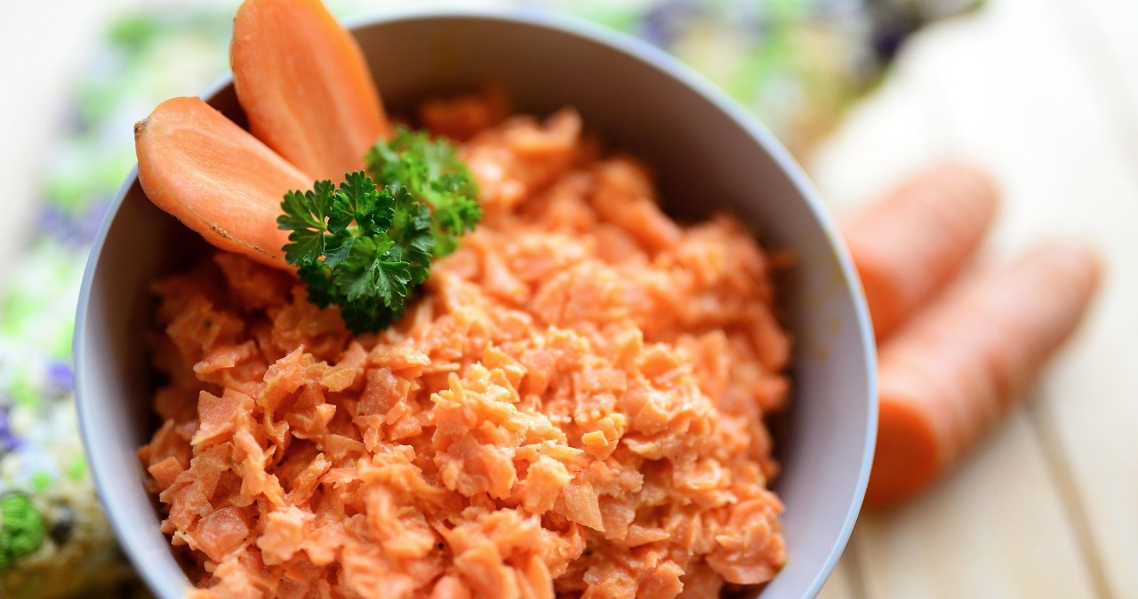 Морква ідеально поєднується з яблуком та хроном у салатах /pixabay.com