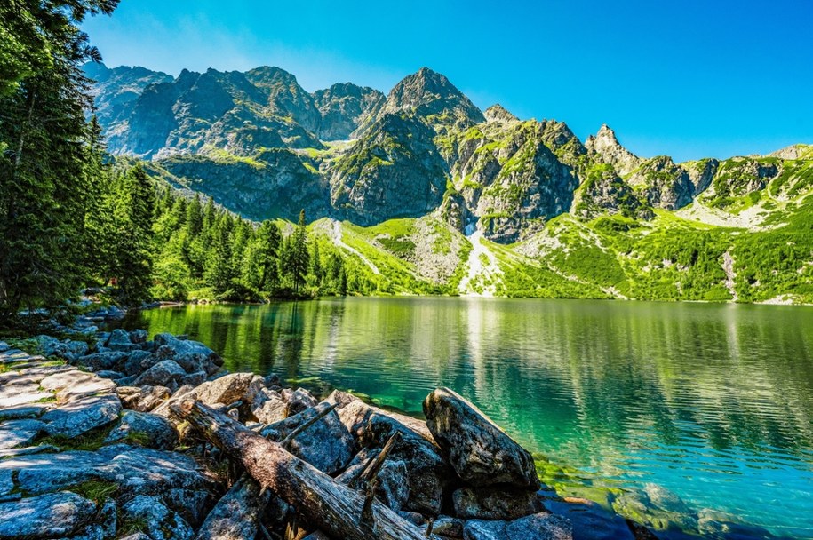Morskie Oko - jeden z najpiękniejszych widoków  Polsce /Shutterstock