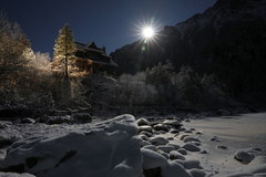 Morskie Oko w czasie pełni księżyca