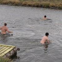 Morsy z Lublina skaczą do zimnej wody 