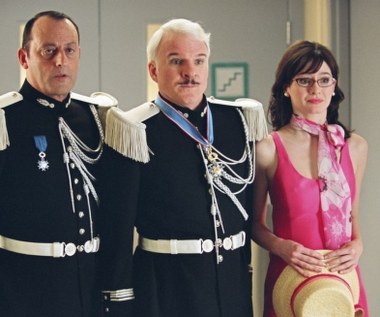 Mortimer mogliśmy również oglądać jako obiekt westchnień Inspektora Clouseau (Steve Martin) w "Różowej Panterze" z 2006 r. i jej nakręconym 3 lata później sequelu.

Nie zostałam zaszufladkowana - przyznaje z satysfakcją w głosie aktorka. - Dość wcześnie doszłam do wniosku, że jako córka sławnego ojca mogę przetrwać tylko wtedy, kiedy obsadzą mnie w milionie najróżniejszych ról. I tak stałam się "ruchomym celem".
 