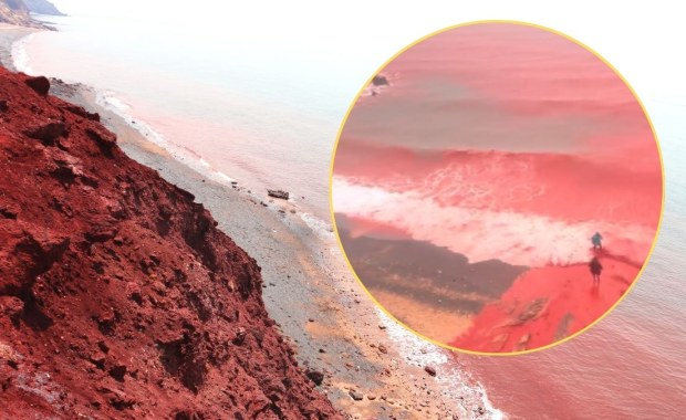 Morze zmieniło się w "krew". Niezwykłe zjawisko na słynnej plaży