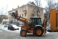 Moskwa pod śniegiem. Zaspy, zasypane samochody i chodniki