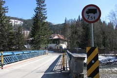Most „absurdu” na Łysej Polanie
