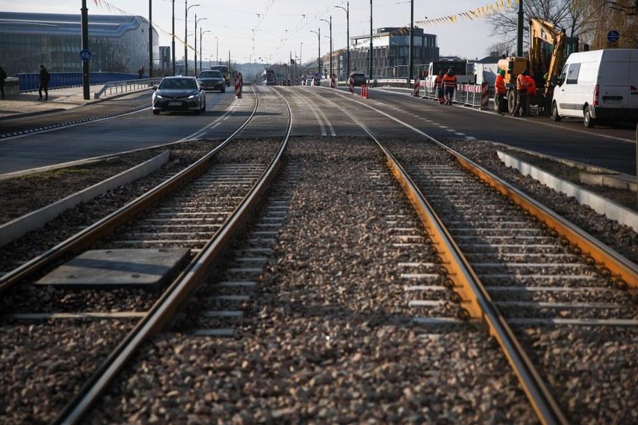 Most Grunwaldzki został otwarty dla samochodów /	Łukasz Gągulski /PAP