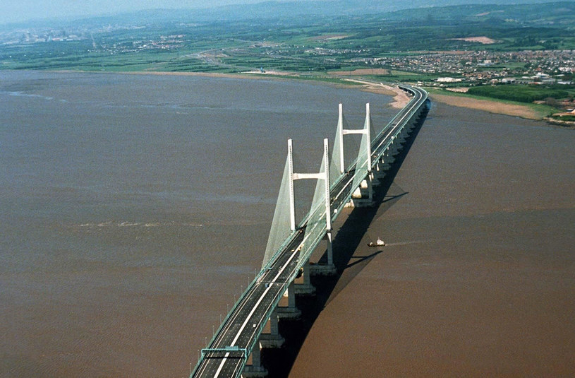 Most na rzecze Severn łączący Anglię z Walią /Haydn Jones/REX FEATURES /East News