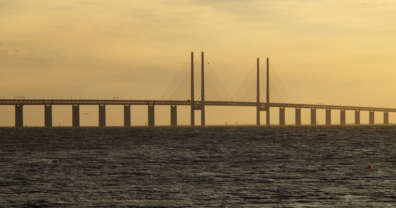 Most nad Sundem to konstrukcja mająca prawie 8 tys. metrów długości. /Pixabay.com
