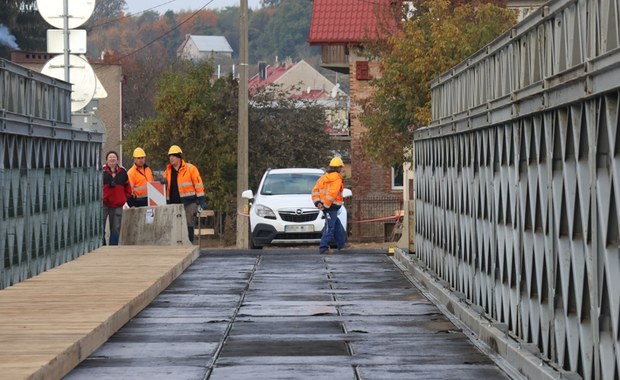 Most w Głuchołazach otwarty! Jako pierwszy przejechał nim burmistrz