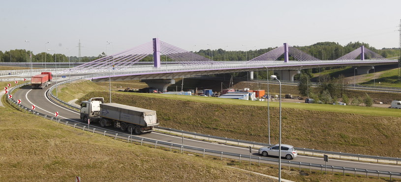 Most w Mszanie otwarto dla ruchu /Andrzej  Grygiel /PAP