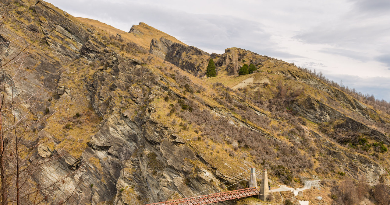 Most w Skippers Canyon to jedna z atrakcji Queenstown. /Naruedom Yaempongsa  /123RF/PICSEL