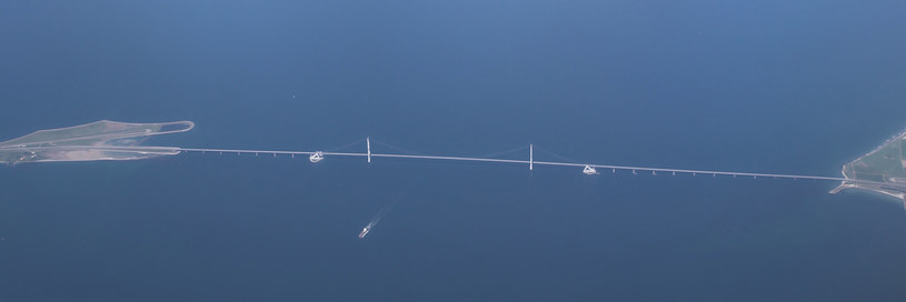 Most Wschodni w Danii jest najdłuższym wiszącym mostem w Europie. /Heje / CC BY-SA 3.0 /Wikimedia