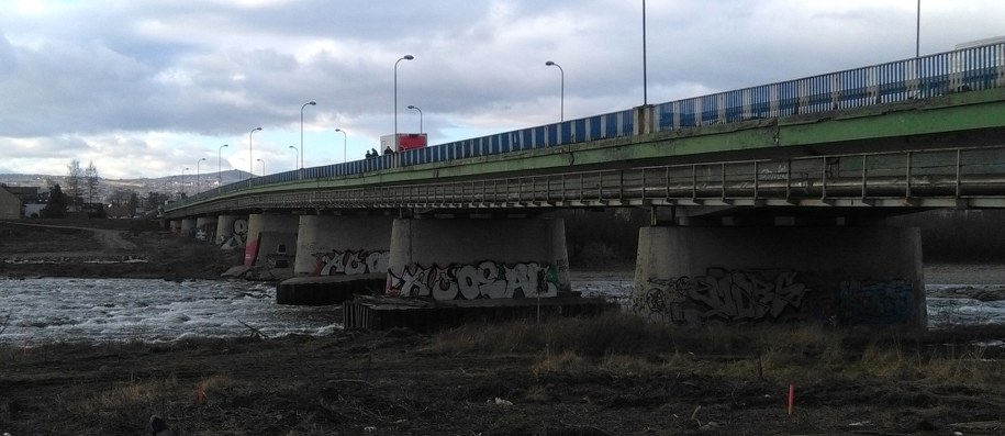 Most, z którego zeskoczyła kobieta /RMF MAXX