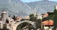 Mostar, kamienny most, XVI w. /Encyklopedia Internautica