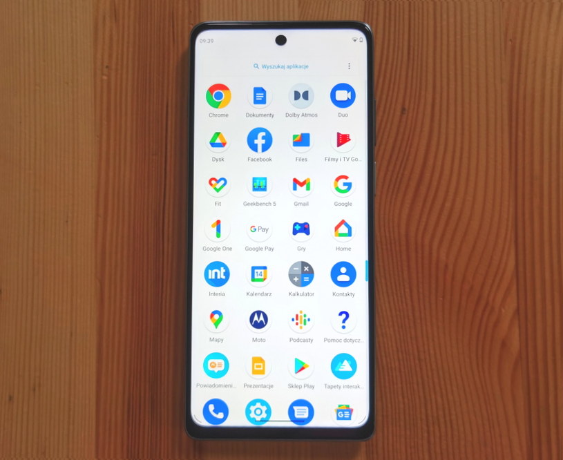 Moto g200 5G - nakłada systemowa Motoroli została ograniczona do minimum /INTERIA.PL