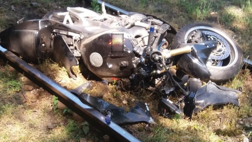 Motocykl, którym została śmiertelnie potrącona kobieta /KMP w Sosnowcu /Policja