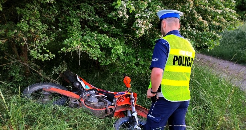 Motocykl spadł z nasypu kolejowego /Policja