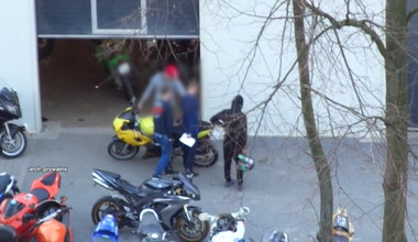 Motocykle i hałas. Nielegalny warsztat za oknami 