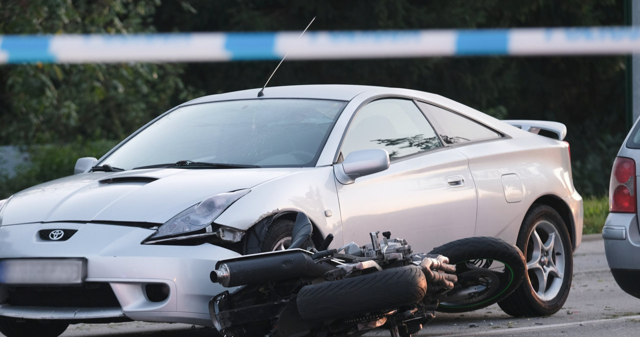 Motocykliści i rowerzyści należą do niechronionych uczestników  ruchu /Łukasz Solski /East News