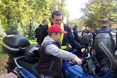 Motocykliści odwiedzili chore dzieci. „Ale frajda”