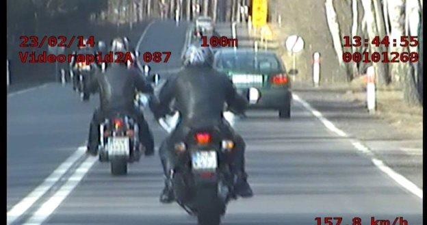 Motocykliści w akcji /Policja