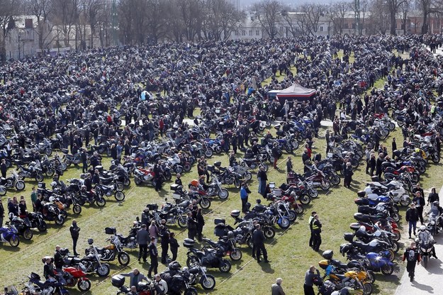 . Motocykliści z całej Polski przybyli na XVIII Motocyklowy Zlot Gwiaździsty im. Księdza Prałata Ułana Zdzisława Jastrzębiec Peszkowskiego, połączony z Pielgrzymką Motocyklistów na Jasną Górę /Waldemar Deska /PAP