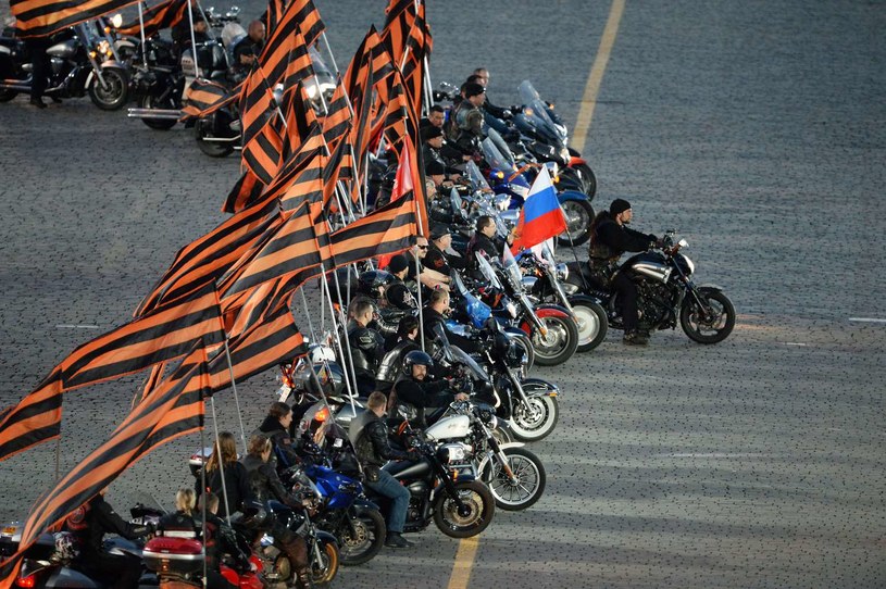 Motocykliści z "Nocnych Wilków" /AFP