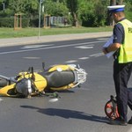 Motocyklista doprowadził do groźnego wypadku. Przez uprzejmość innego kierowcy?