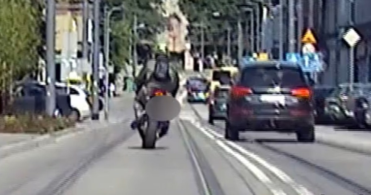 Motocyklista podczas ucieczki przed policją uzbierał 346 punktów karnych /Policja