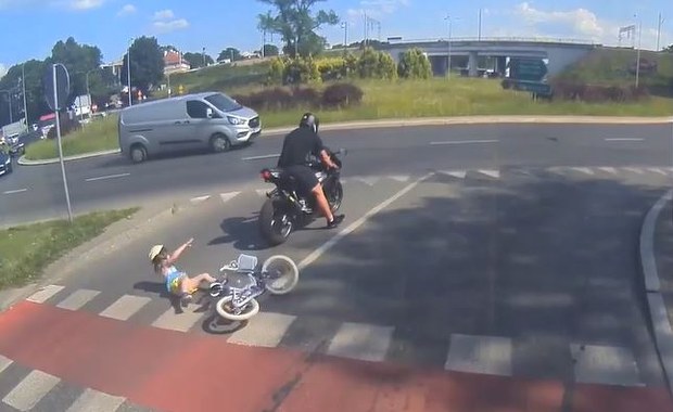Motocyklista potrącił dziewczynkę. Matka szuka sprawcy [WIDEO]
