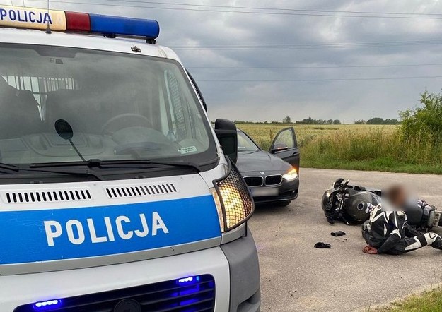 Motocyklista zatrzymamy po pościgu przez policjantów z Tczewa (fot. KPP w Tczewie) /