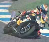 Motocyklowy sport, Xavier Retat na motocyklu Honda CBR 900 RR /Encyklopedia Internautica