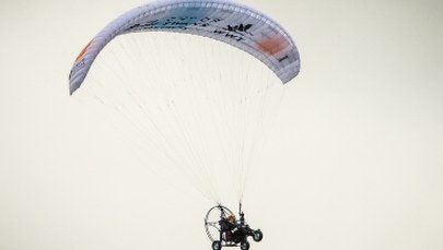 Motolotniarz zaczepił o linię średniego napięcia. Z poparzeniami trafił do szpitala