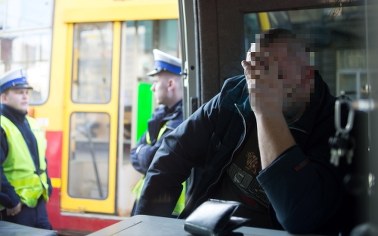 Motorniczy z Łodzi kupił alkohol na pętli tramwajowej