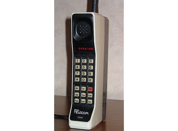 Motorola DynaTAC 8000X /materiały prasowe