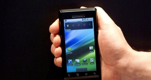 Motorola Milestone - bardzo udany telefon na systemie operacyjnym Android 2.0. I comeback Motoroli /AFP