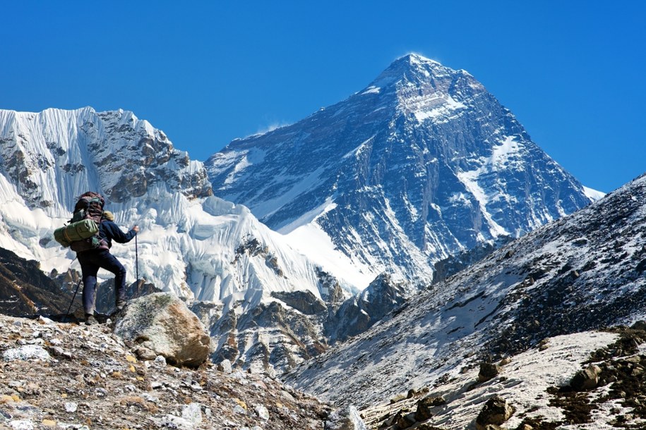 Mount Everest - najwyższy szczyt na Ziemi /Shutterstock